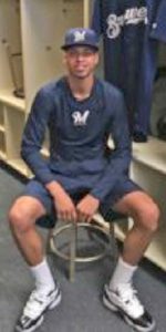 Joven carolinense entra a la organización de los Cerveceros de Milwaukee