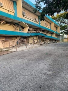  Deficiente la certificación  de planteles del Departamento de Educación