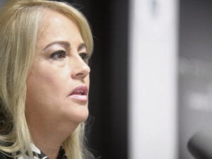Exsecretaria asociada de la Gobernación demanda a la Gobernadora por difamación