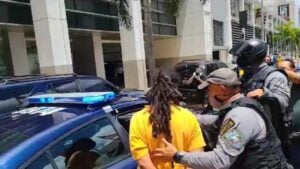 Policía arresta a líder de Comedores Sociales durante Caravana por la Vida