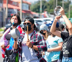 A luchar por la UPR, porque claudicar es su muerte.