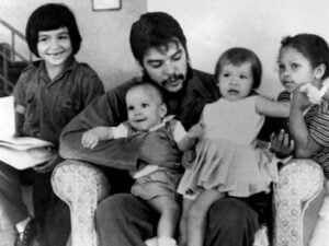 Tributo a Camilo:Entre Guevaras (final)