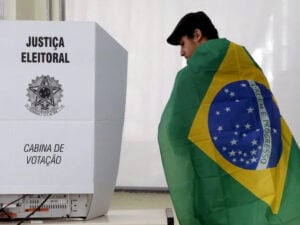 Refundar la política