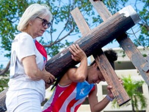 El pueblo carga con la cruz de LUMA