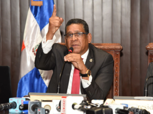 El tema del transfuguismo político genera críticas en la prensa y la sociedad dominicana