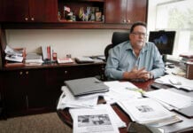 Denis Márquez Lebrón aspira a una nueva mayoría cameral
