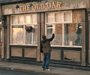 The Old Oak de Ken Loach: sigue cautivando con su mirada políticamente humana
