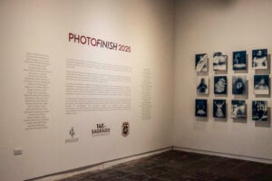 Jóvenes fotógrafas exhiben trabajos profesionales